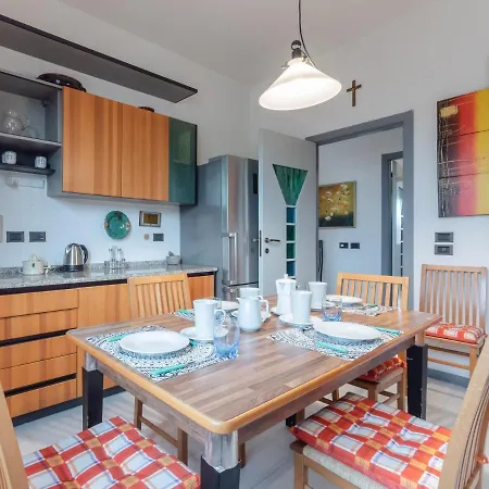 Apartamento La Rocca Between Sea And Center *