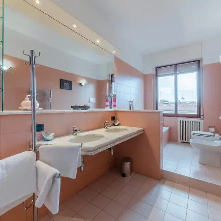 Apartamento Guesthost - La Rocca Between Sea And Center Pesaro
