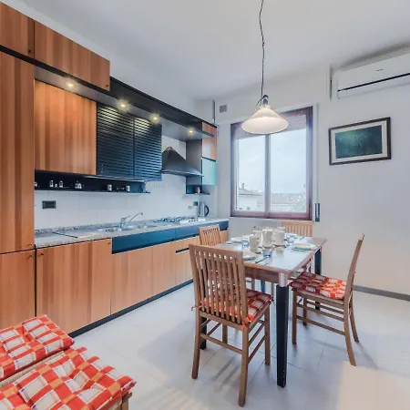 Апартаменты La Rocca Between Sea And Center *