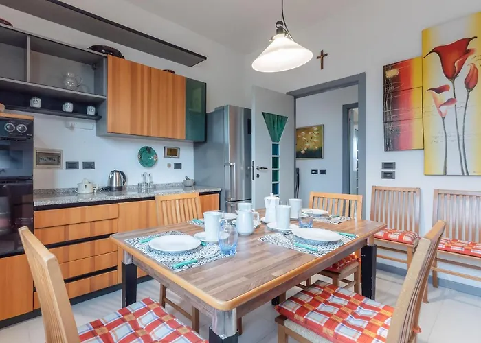 Apartment La Rocca Between Sea And Center *